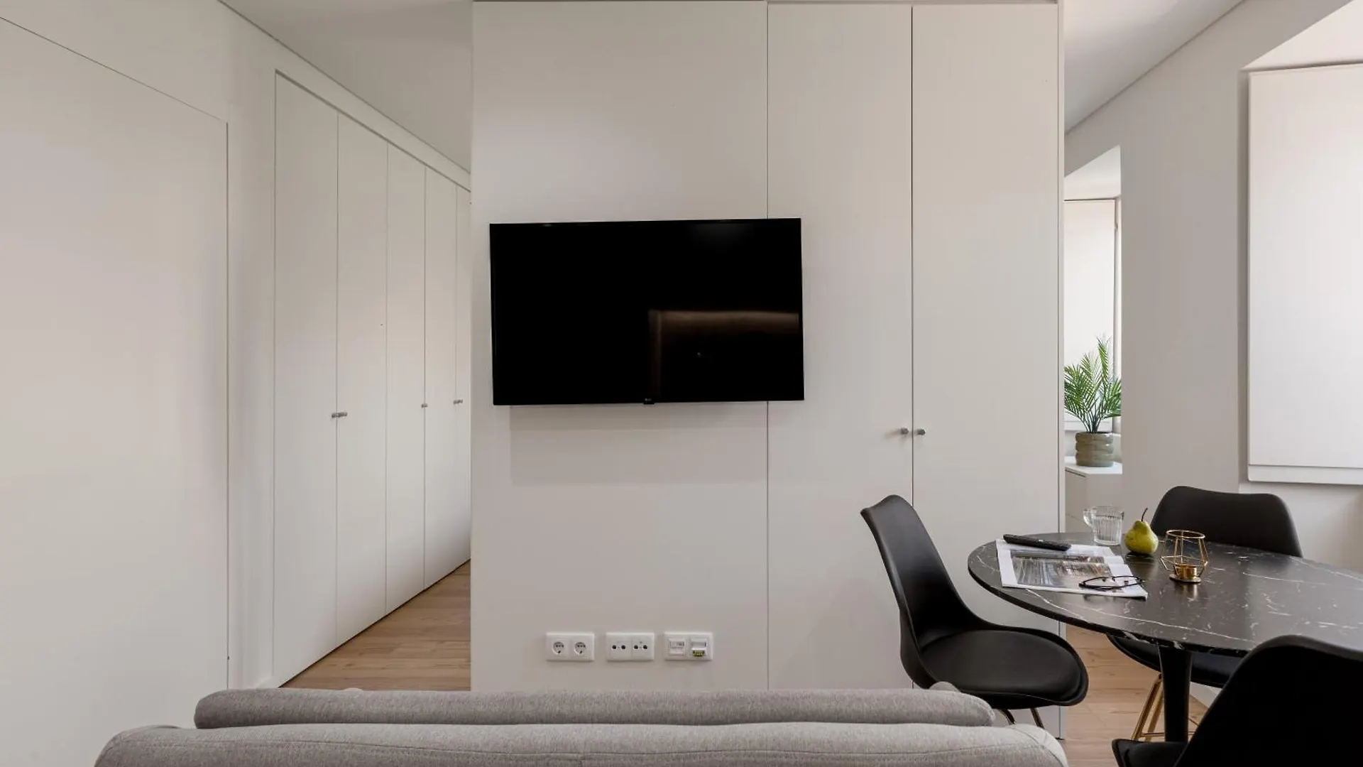 Charm Studio - Lisbon Getaway