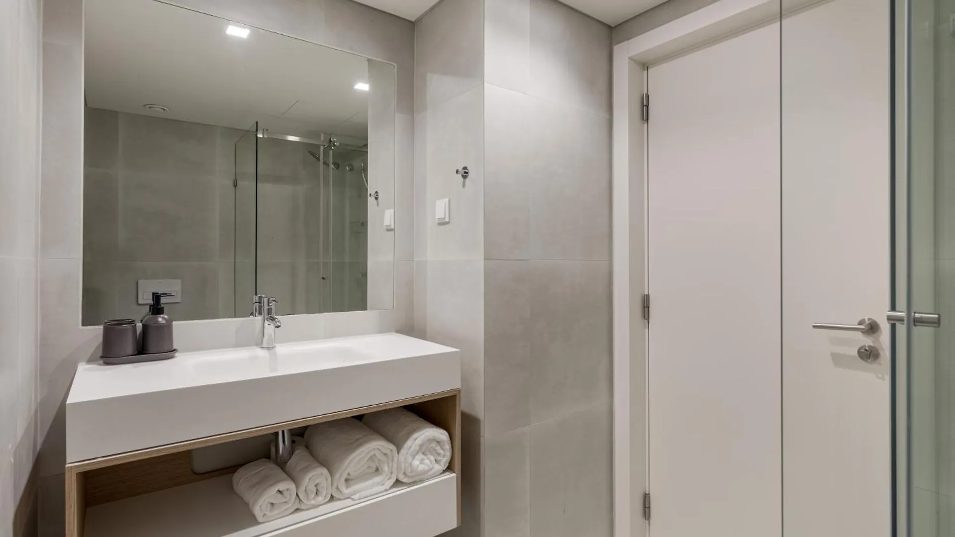 Apartment Charm Studio - Lisbon Getaway